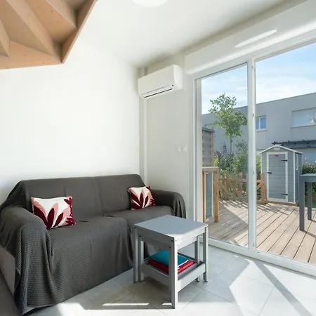Villa In With Parking *